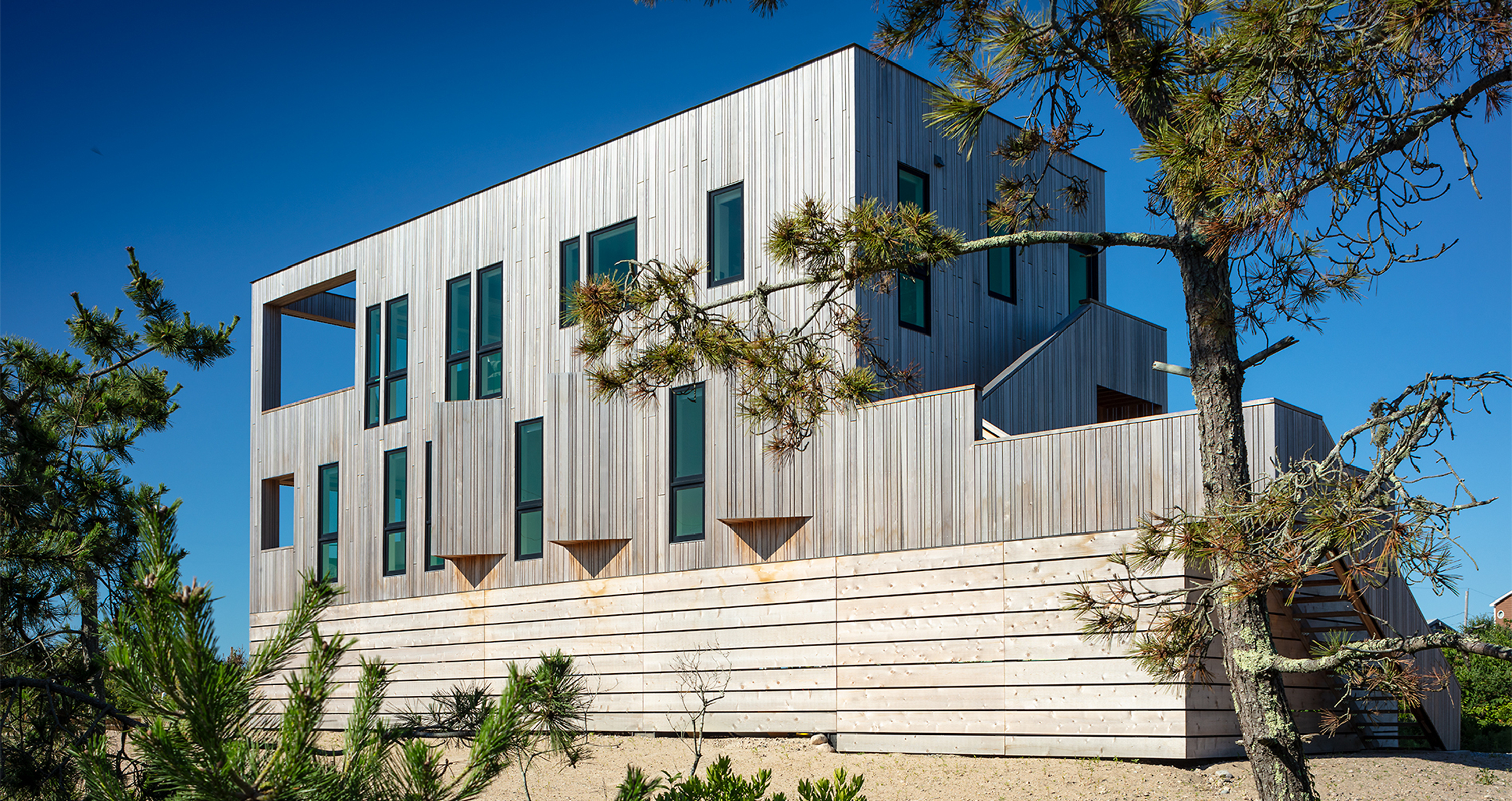 Kite-1614-Charlestown-beach-house-exterior